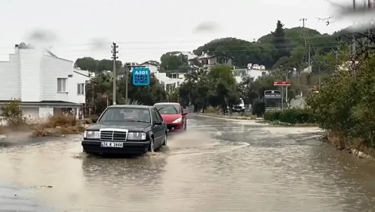 Ayvalık’ta Sağanak Yağış Hayatı Olumsuz Etkiledi